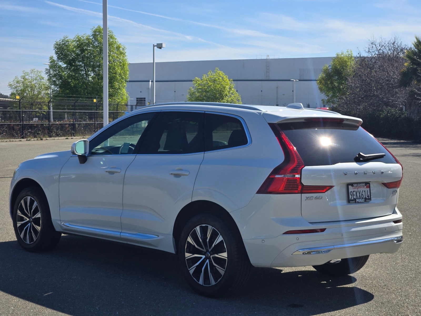2023 Volvo XC60 B5 AWD Plus Bright photo 6
