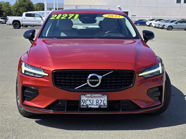 2022 Volvo S60 Inscription R-Design Expression T8 Momentum B5 photo 2