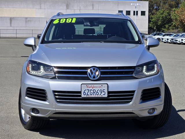 2013 Volkswagen Touareg V6 FSI TDI photo 2