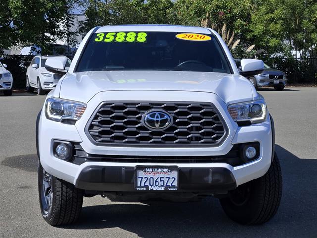 2020 Toyota Tacoma TRD Sport photo 2