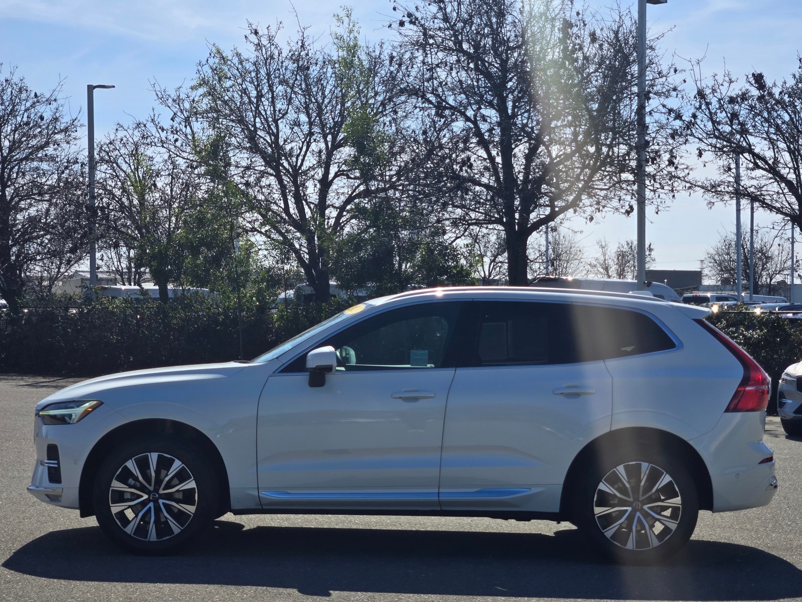 2023 Volvo XC60 B5 AWD Plus Bright photo 5
