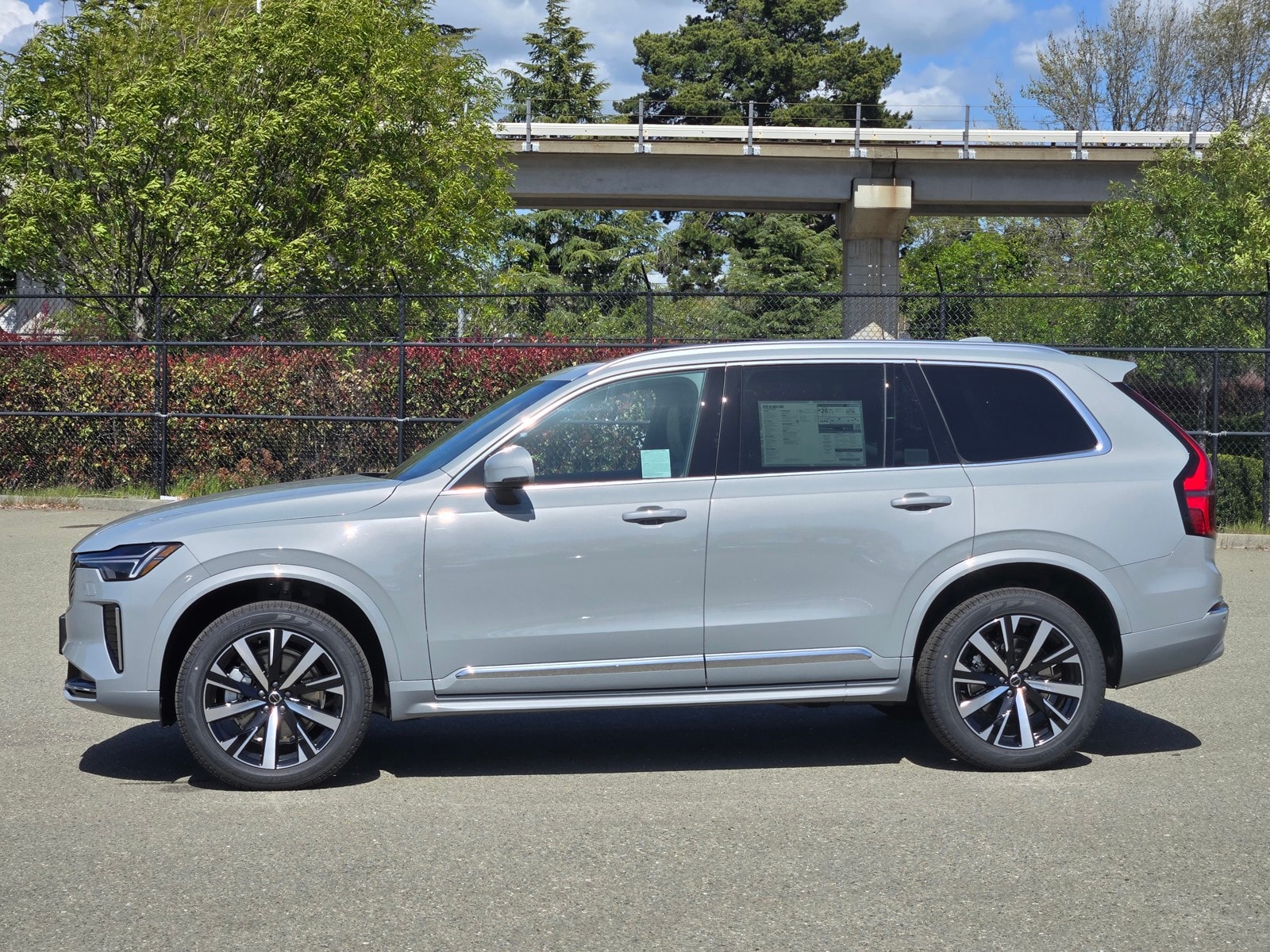 2025 Volvo XC90 B5 (2025.5) Core photo 3