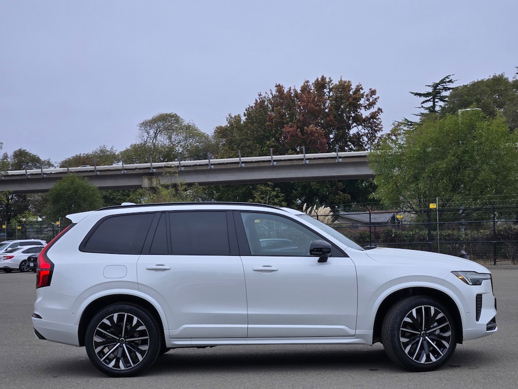 New 2026 Volvo XC90 B6 Ultra Dark Theme 6-Seater SUV