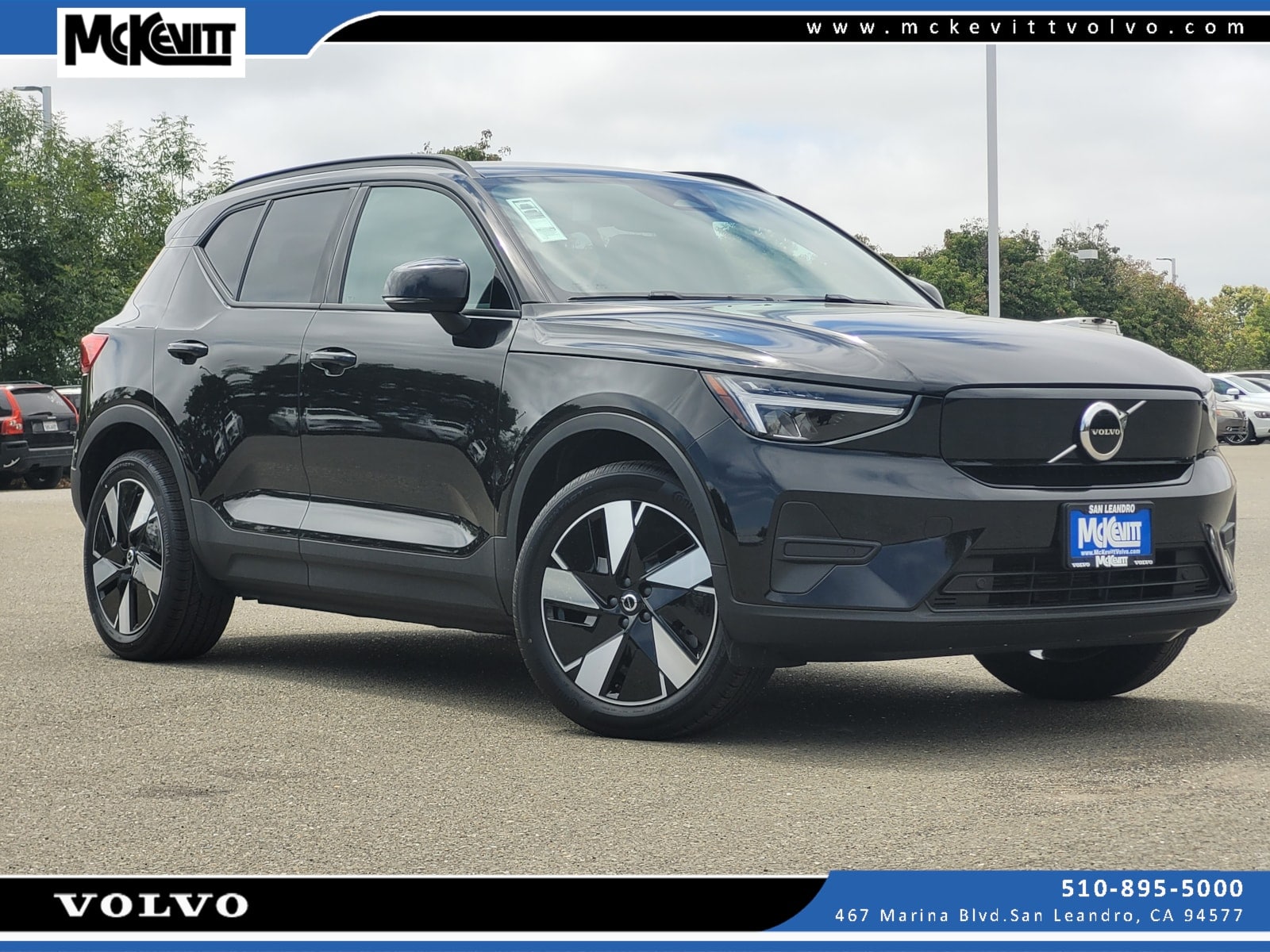 2025 Volvo EX40 Core's photo