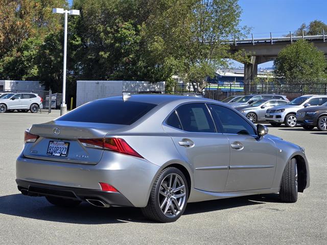 2020 Lexus IS 350 F SPORT photo 4