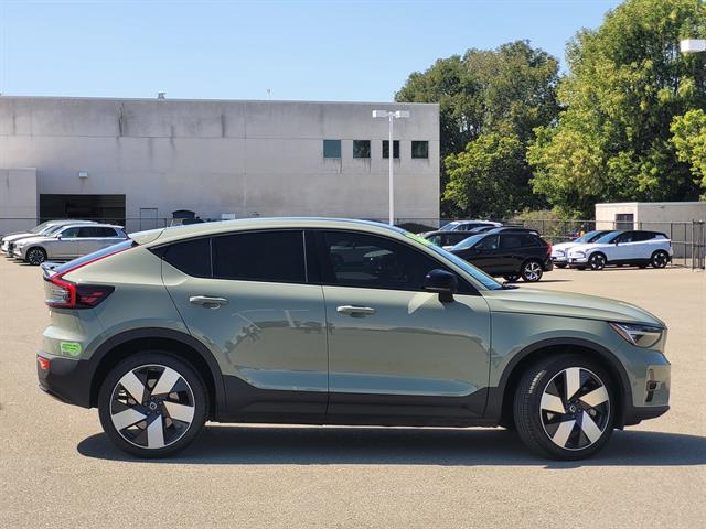 2023 Volvo C40 Recharge Ultimate photo 2