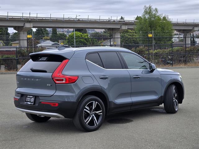 2023 Volvo XC40 Plus photo 4
