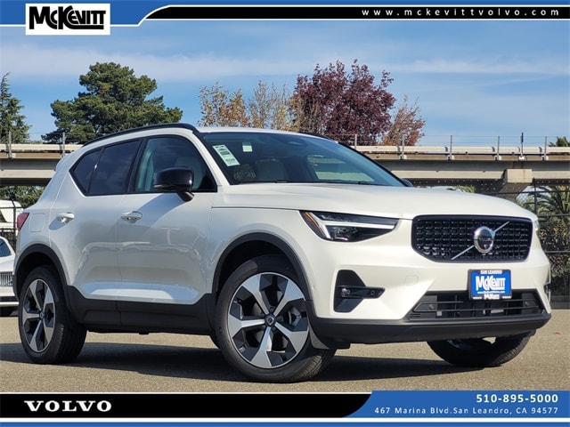 2025 Volvo XC40 Plus's photo