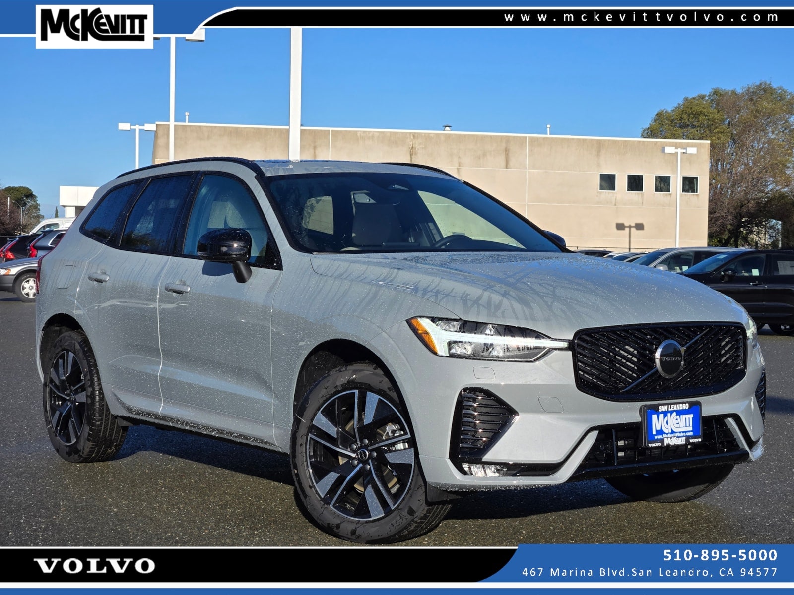 2026 Volvo XC60 Core's photo