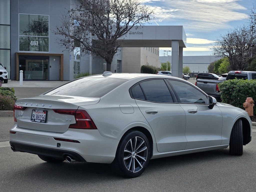 Used 2021 Volvo S60 T5 Momentum Sedan