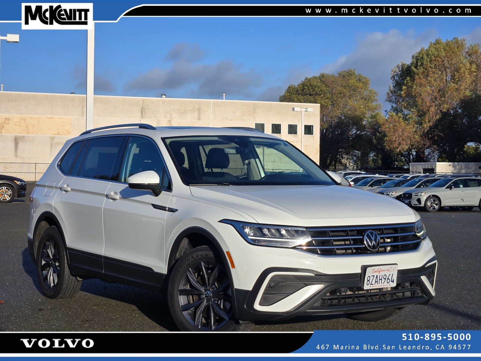 2022 Volkswagen Tiguan SE's photo