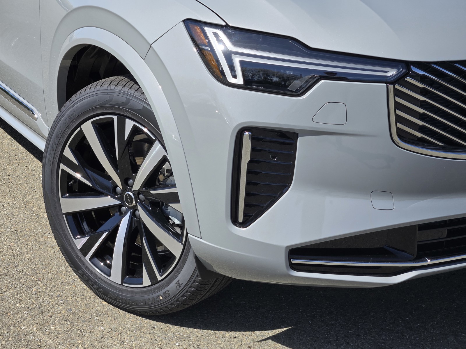 2025 Volvo XC90 B5 (2025.5) Core photo 2