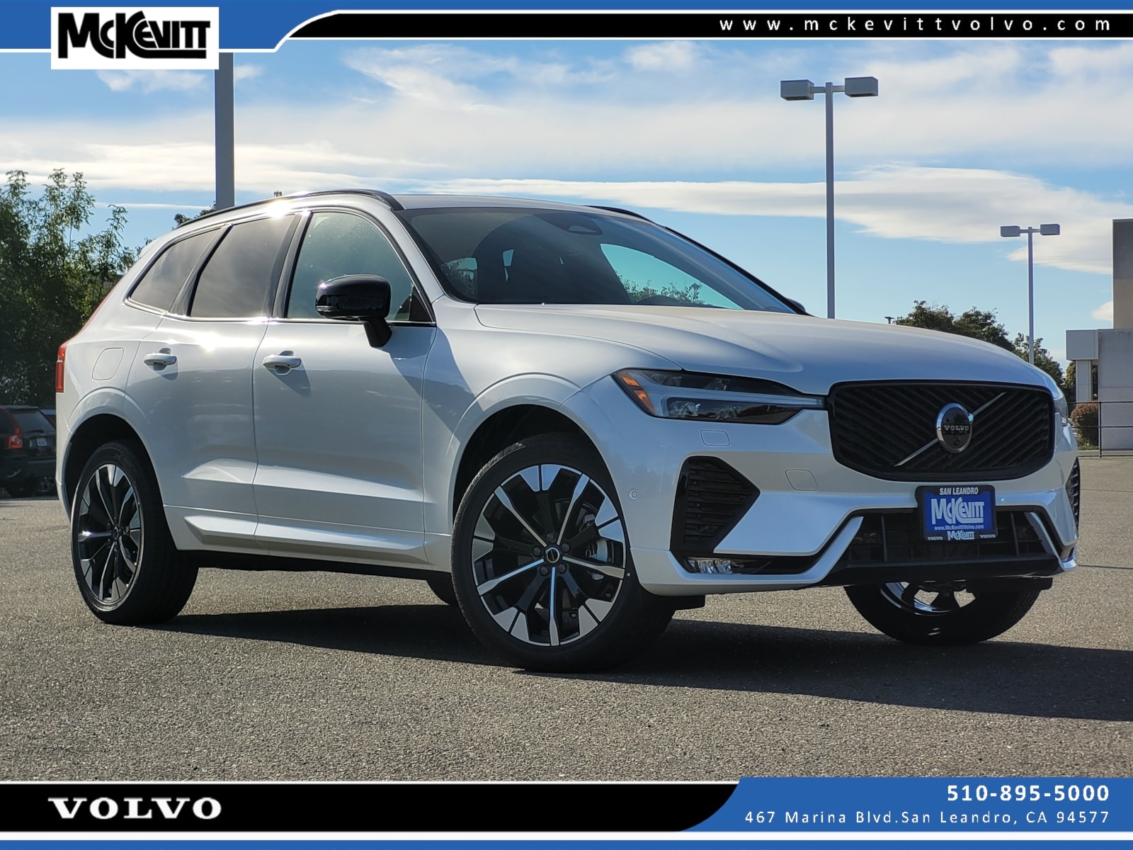2026 Volvo XC60 Plus's photo