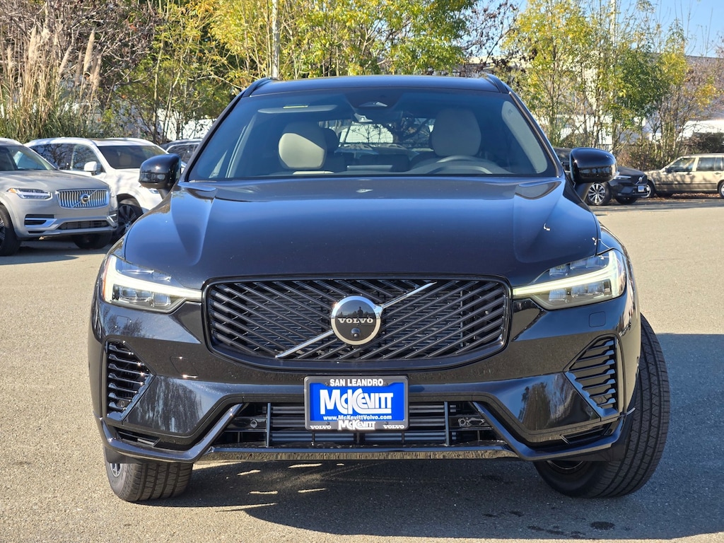 New 2026 Volvo XC60 plug-in hybrid T8 Plus SUV