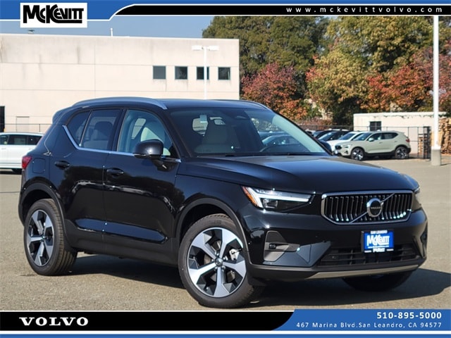 2025 Volvo XC40 B5 Plus Bright Theme SUV YV4L12UE6S2525452