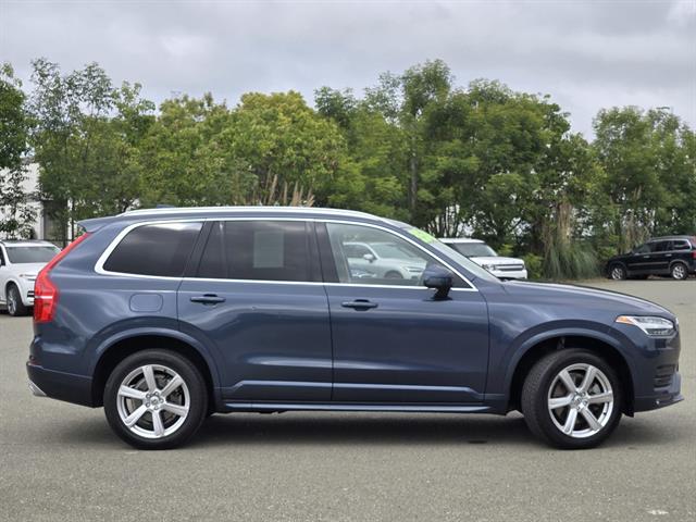 2021 Volvo XC90 Momentum photo 4