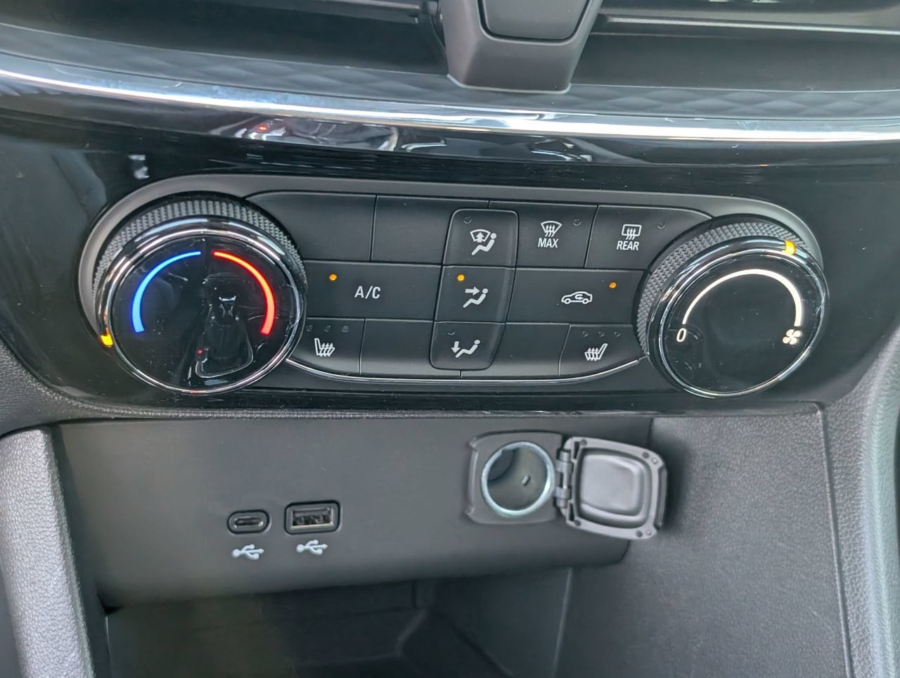 2026 Buick Encore GX Sport Touring - Photo 13