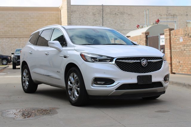 2018 Buick Enclave Avenir photo 2
