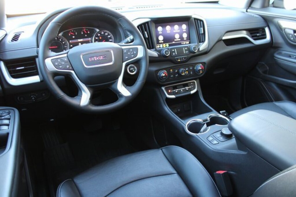 Used 2024 GMC Terrain SLT SUV