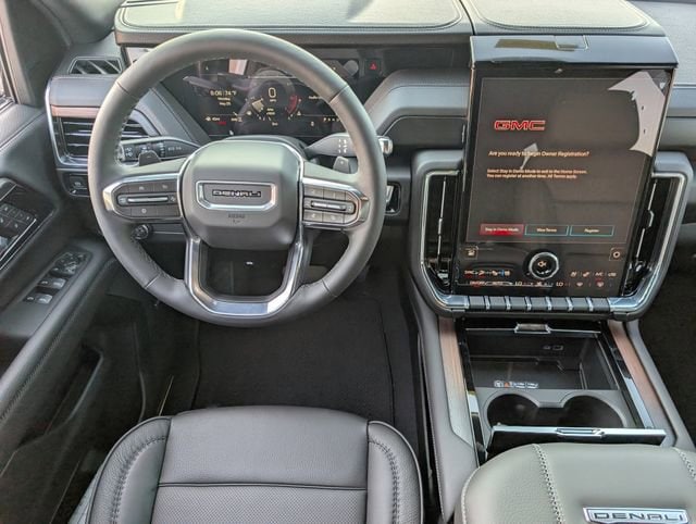 2026 GMC Yukon Denali - Photo 8