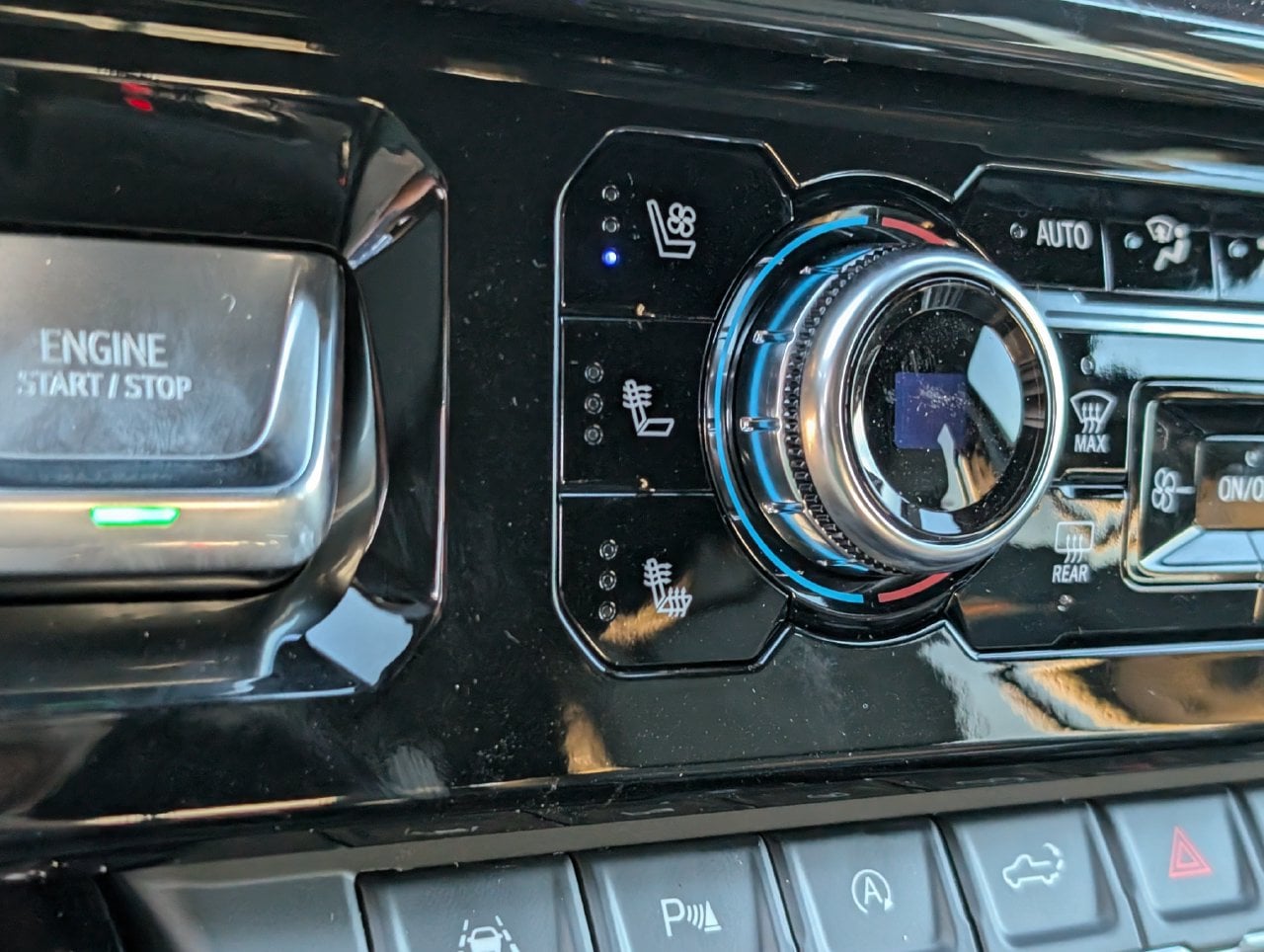 2026 GMC Sierra 1500 AT4 - Photo 14