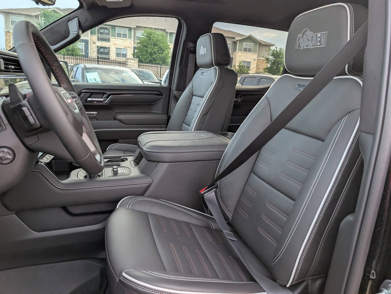 2026 GMC Sierra 1500 AT4X - Photo 17