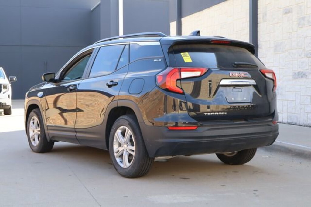 Used 2024 GMC Terrain SLE SUV