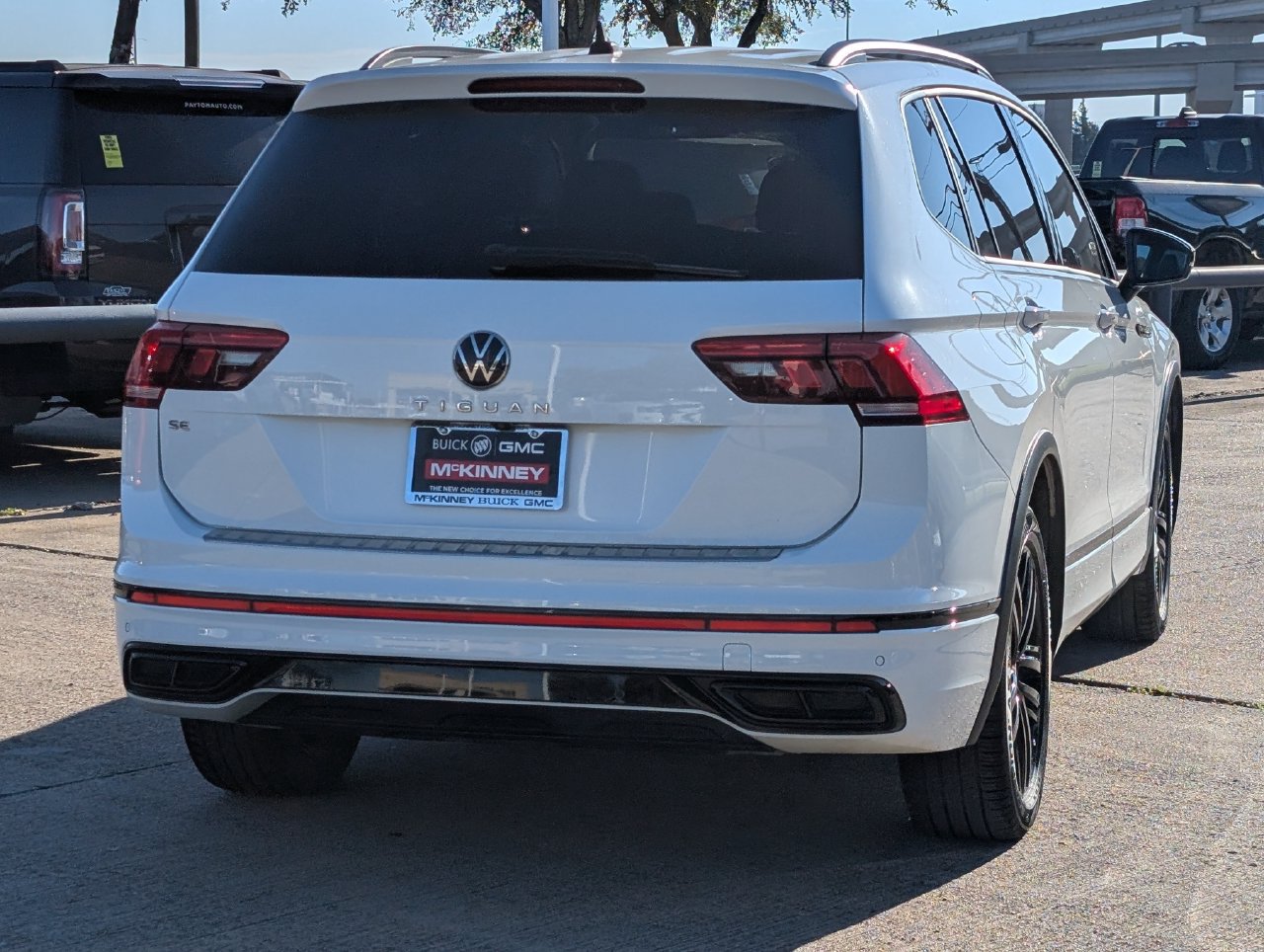 Used 2022 Volkswagen Tiguan SE R-Line Black SUV
