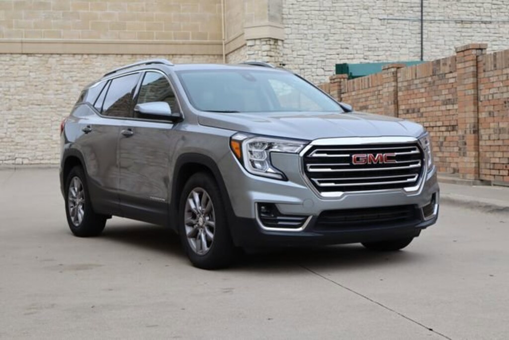 Used 2024 GMC Terrain SLT SUV