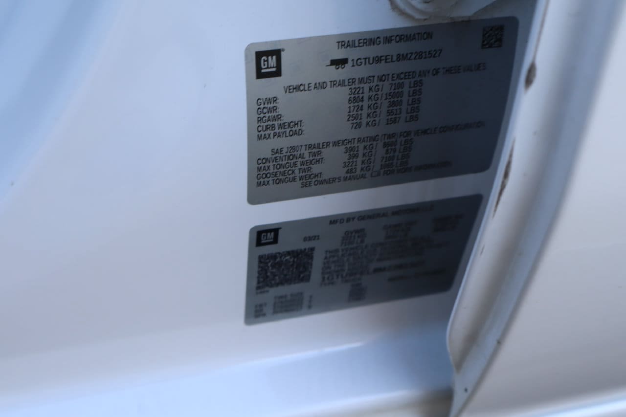 Used 2021 White Frost Tricoat GMC Denali image 33