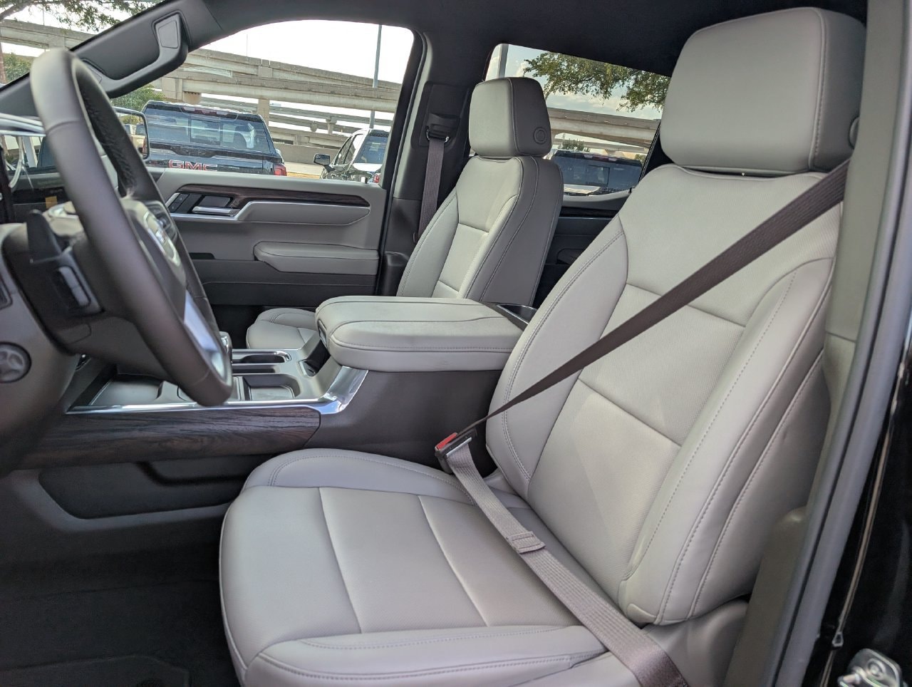 2026 GMC Sierra 1500 SLT - Photo 19