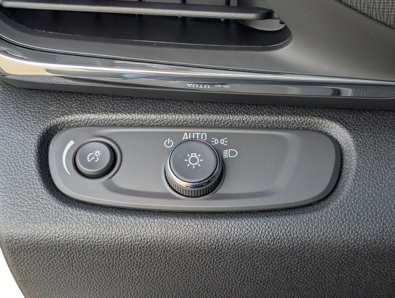 New 2026 Summit White Buick Preferred image 18