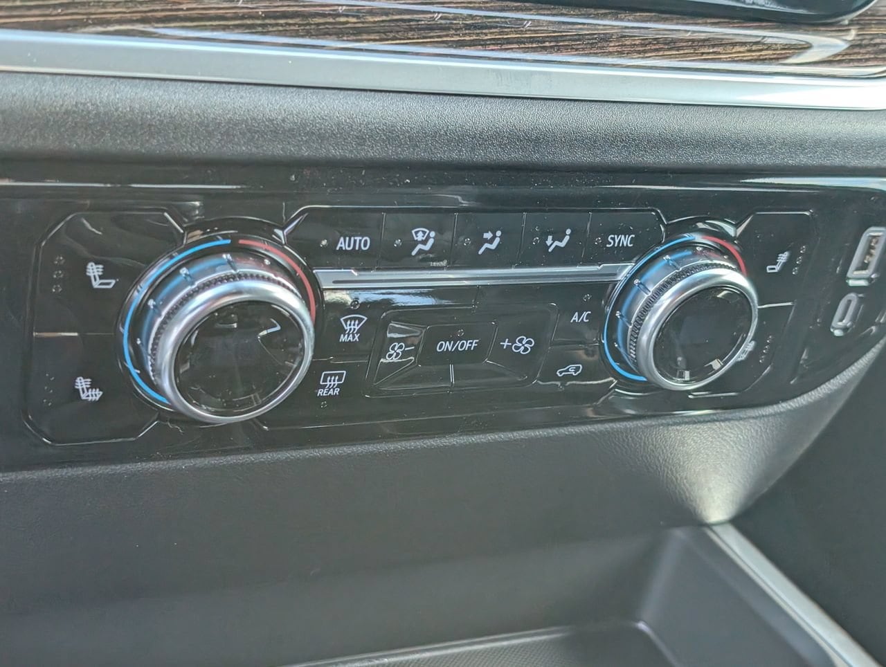 2026 GMC Sierra 1500 Elevation - Photo 13
