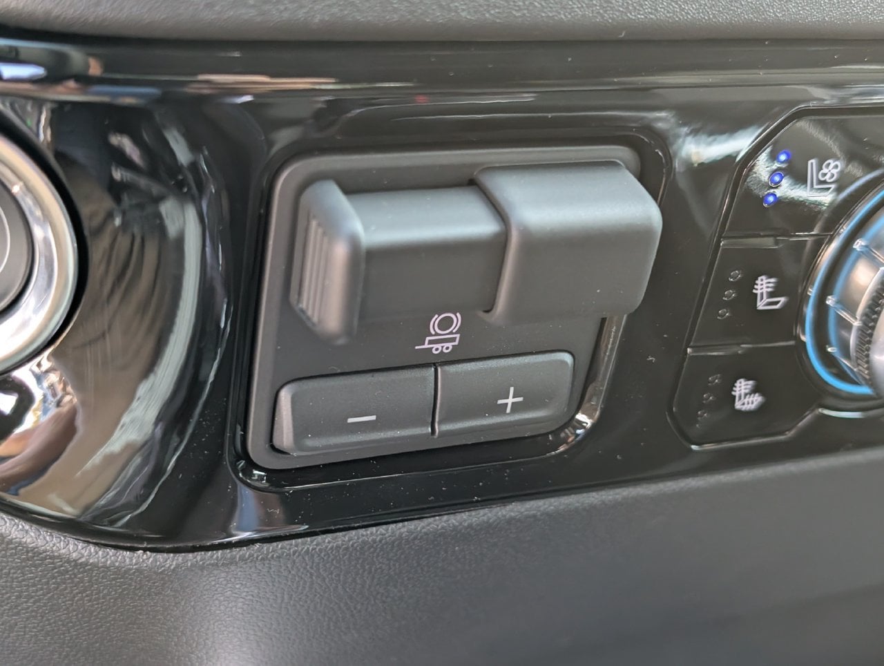 2026 GMC Sierra 1500 SLT - Photo 16