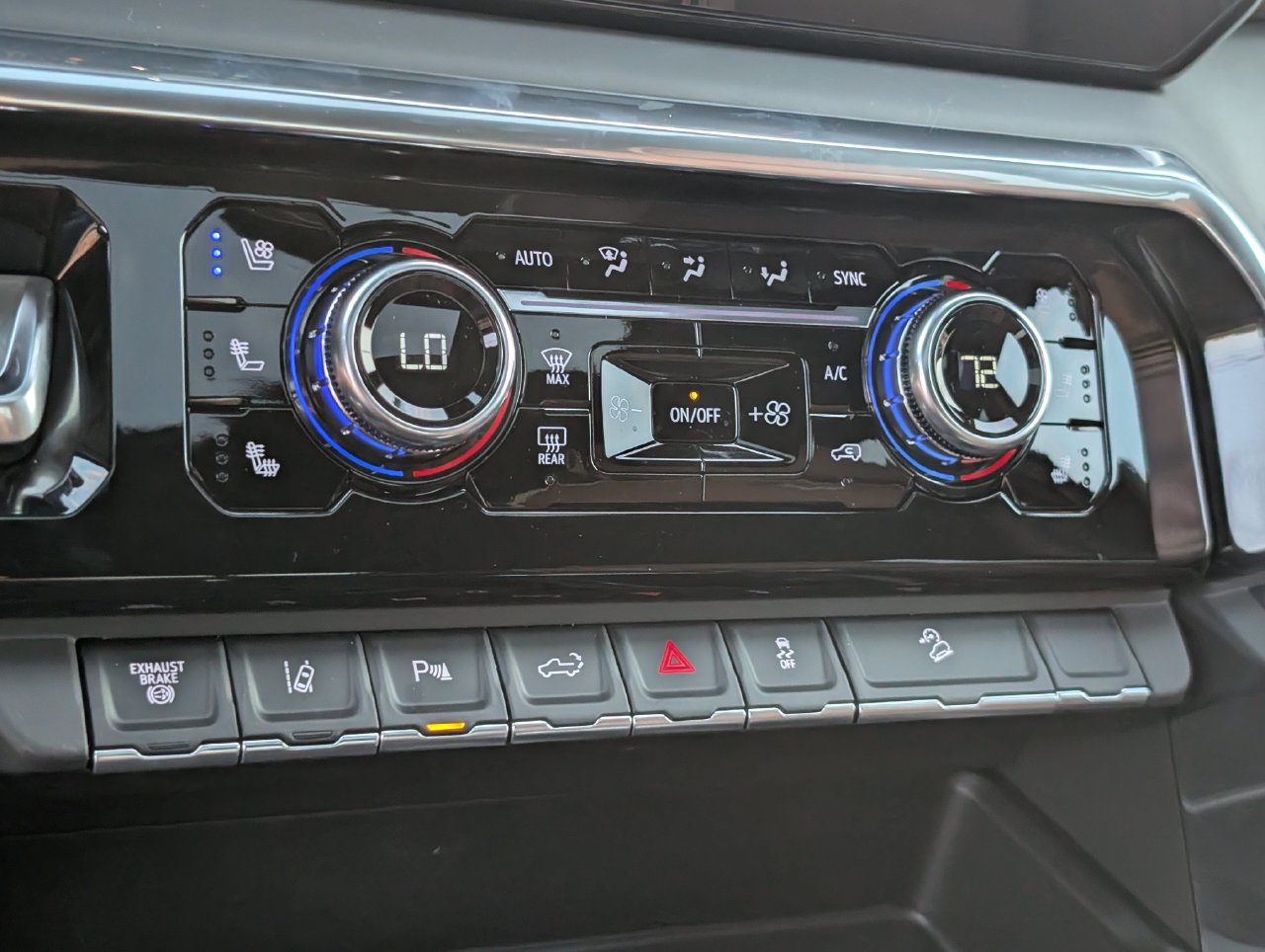 2026 GMC Sierra 2500HD Denali Ultimate - Photo 13