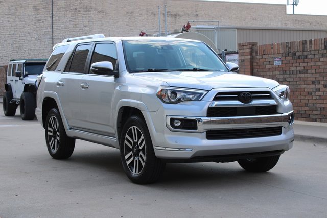 2022 Toyota 4Runner Limited photo 2