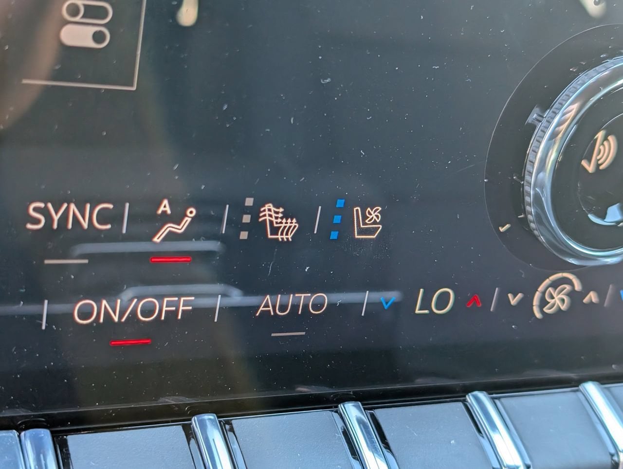2026 GMC Yukon XL Denali - Photo 14