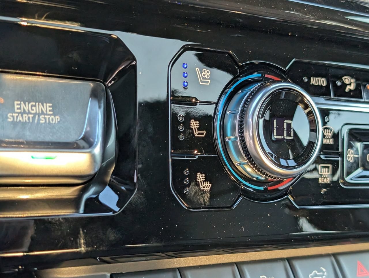 2026 GMC Sierra 2500HD AT4 - Photo 13