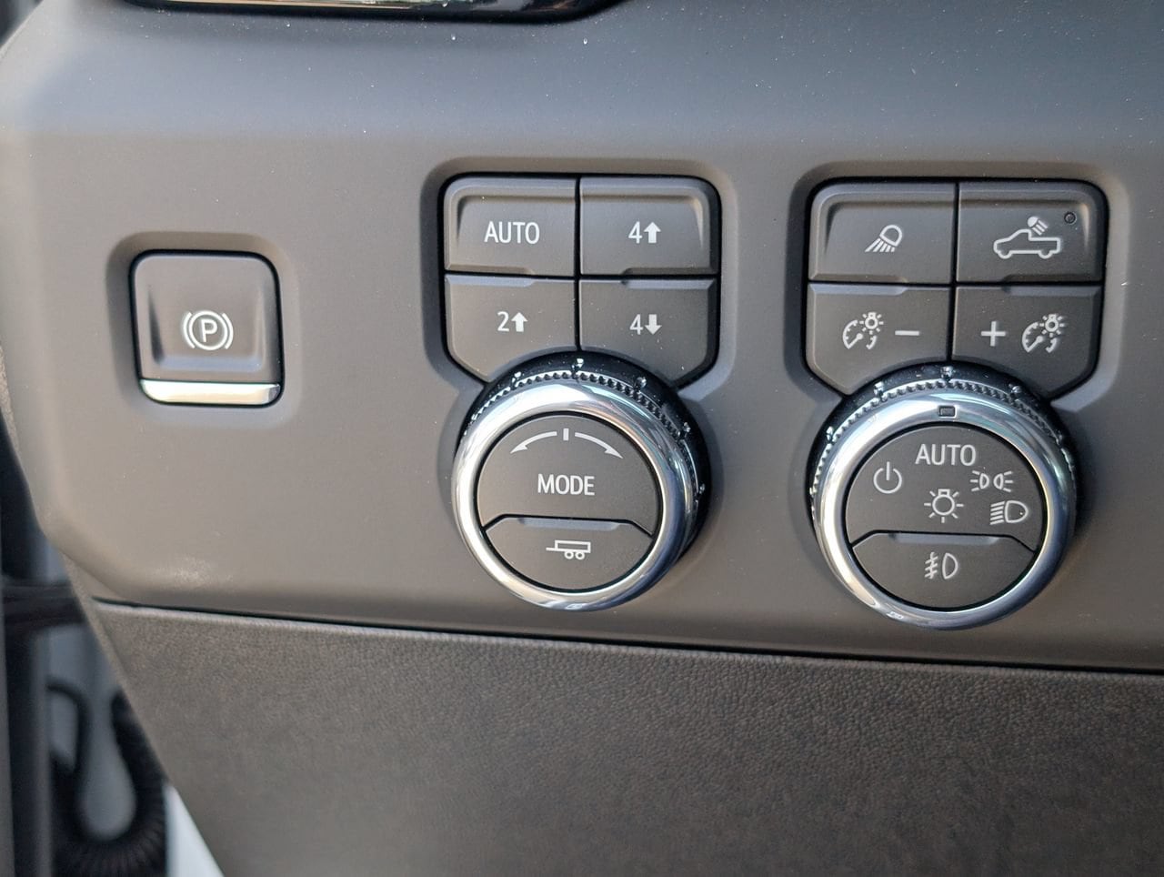 2026 GMC Sierra 2500HD AT4X - Photo 18