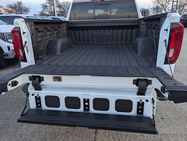 2026 GMC Sierra 1500 AT4 - Photo 7