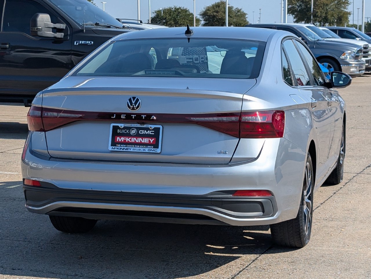 Used 2025 Volkswagen Jetta SE Sedan