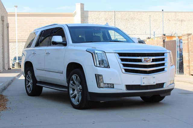 Used 2019 Cadillac Escalade Luxury with VIN 1GYS3BKJ9KR136041 for sale in Mckinney, TX