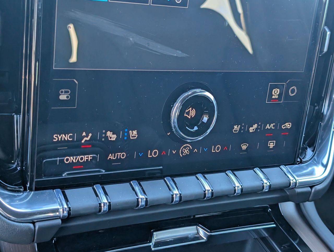 2026 GMC Yukon XL Denali - Photo 13