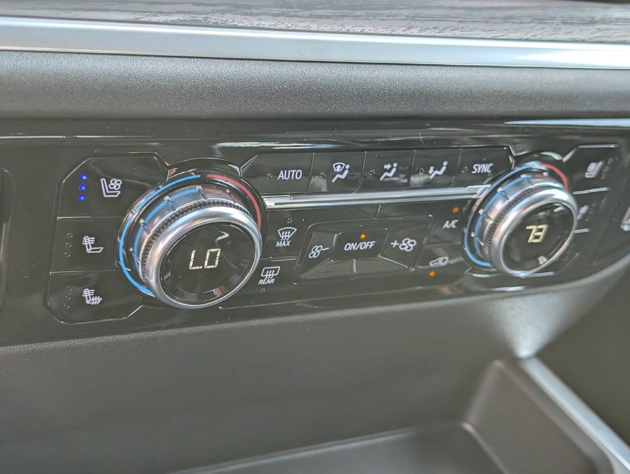 2026 GMC Sierra 1500 SLT - Photo 14