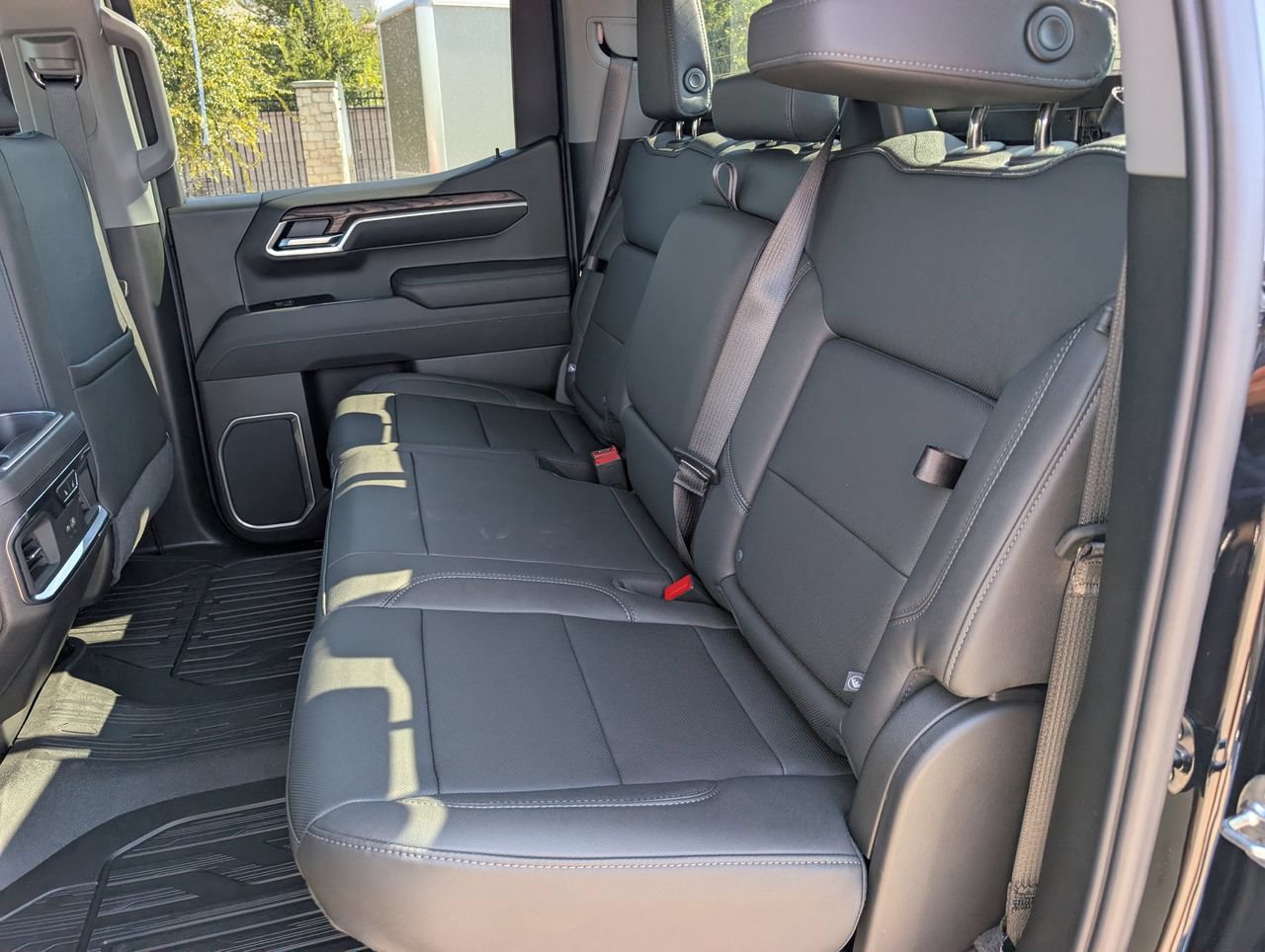 2026 GMC Sierra 1500 SLT - Photo 19