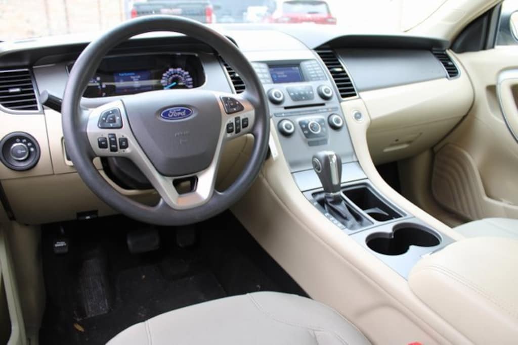 Used 2018 Ford Taurus SE Sedan