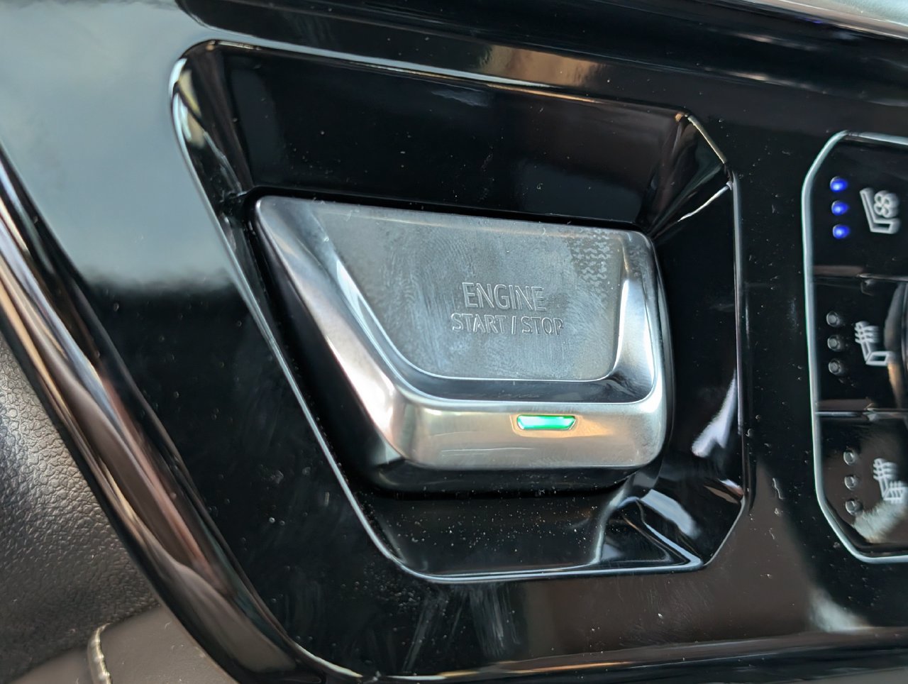 2026 GMC Sierra 2500HD Denali Ultimate - Photo 15