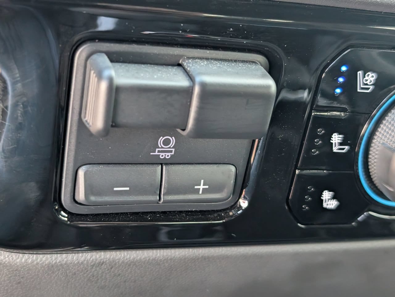 2023 Chevrolet Silverado 1500 ZR2 - Photo 18