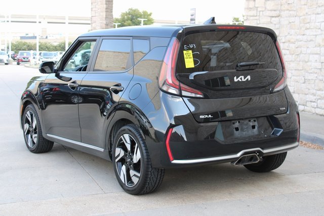 2023 Kia Soul GT-Line photo 2