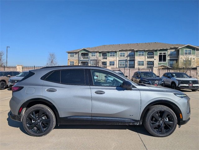 2025 Buick Envision Sport Touring photo 3